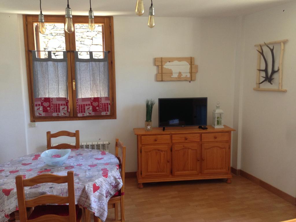 Vora Riu Apartment Esterri D'Aneu Ngoại thất bức ảnh